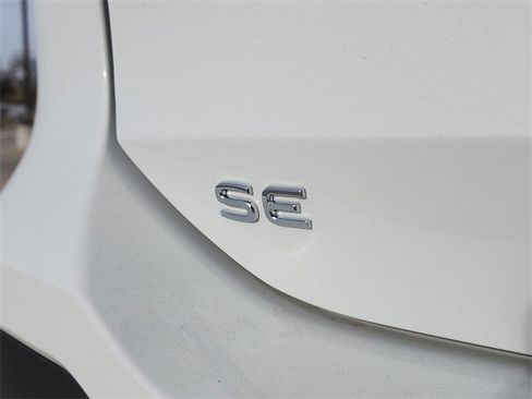 New 2026 Volkswagen Tiguan SE image 5