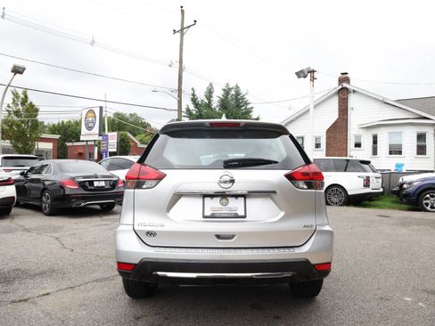 Used 2018 Nissan Rogue S AWD/4WD image 7