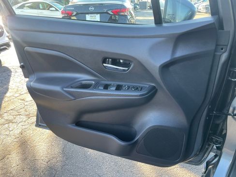 Used 2025 Nissan Versa SV image 18