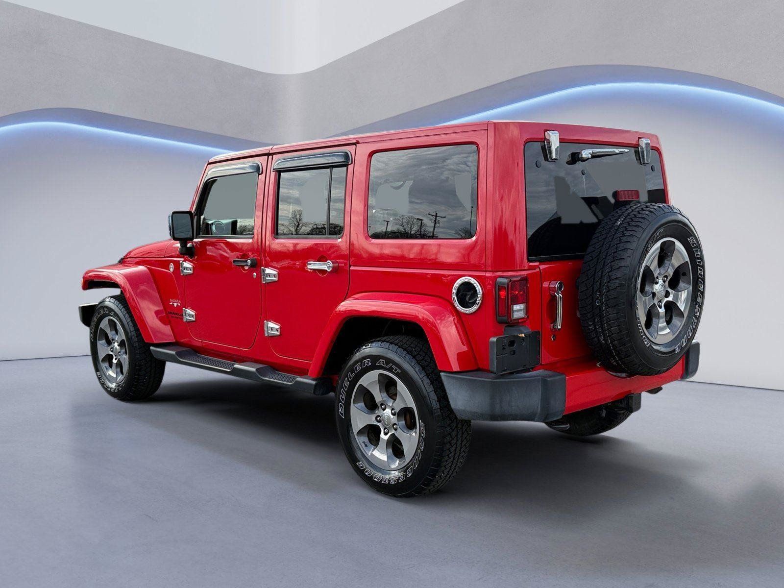 Used 2017 Jeep Wrangler Unlimited Sahara w/ Dual Top Group AWD/4WD image 5