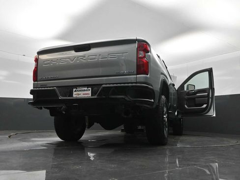 Used 2025 Chevrolet Silverado 2500 Custom AWD/4WD image 30