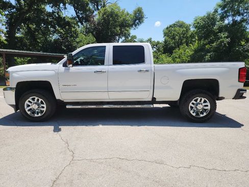 Used 2016 Chevrolet Silverado 2500 LTZ w/ Duramax Plus Package RWD image 4