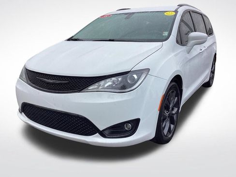 Used 2018 Chrysler Pacifica Touring-L Plus w/ S Appearance Package FWD image 5