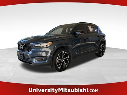 Used 2022 Volvo XC40 T5 R-Design w/ Advanced Package