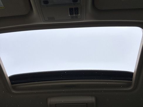 Used 2010 Chevrolet Avalanche LTZ image 10