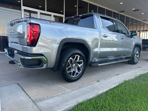 Used 2025 GMC Sierra 1500 SLT AWD/4WD image 7