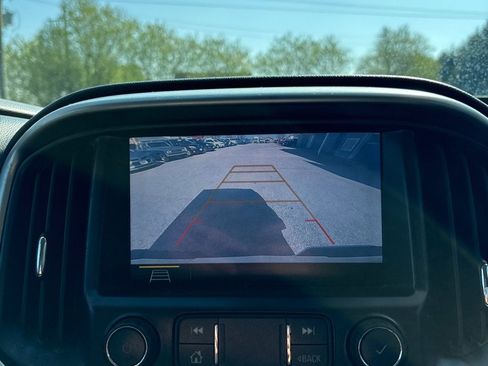Used 2020 Chevrolet Colorado LT w/ Safety Package image 18