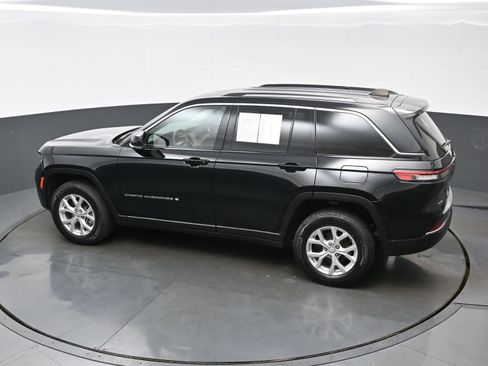 Used 2023 Jeep Grand Cherokee Limited AWD/4WD image 36