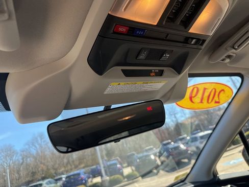 Used 2019 Subaru Crosstrek 2.0i Limited w/ Moonroof Package w/Navigation image 18