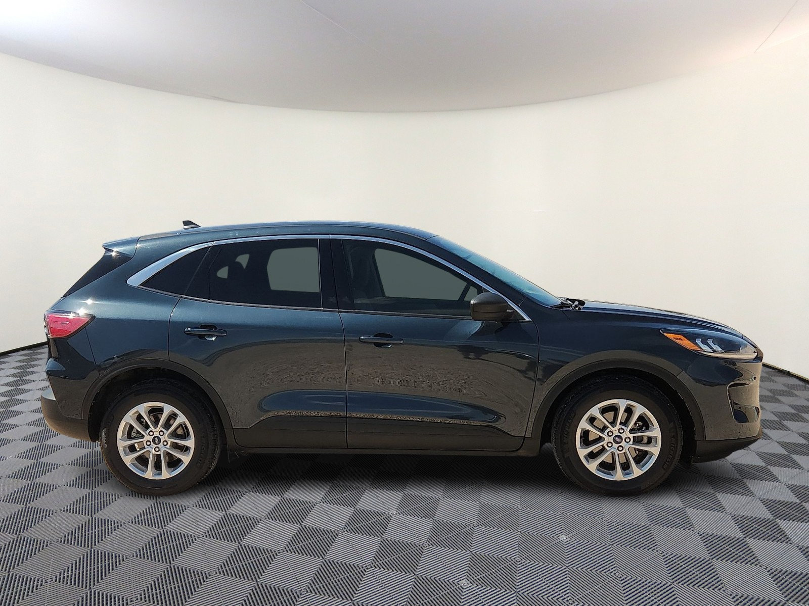 Used 2022 Ford Escape SE w/ Convenience Package FWD image 5