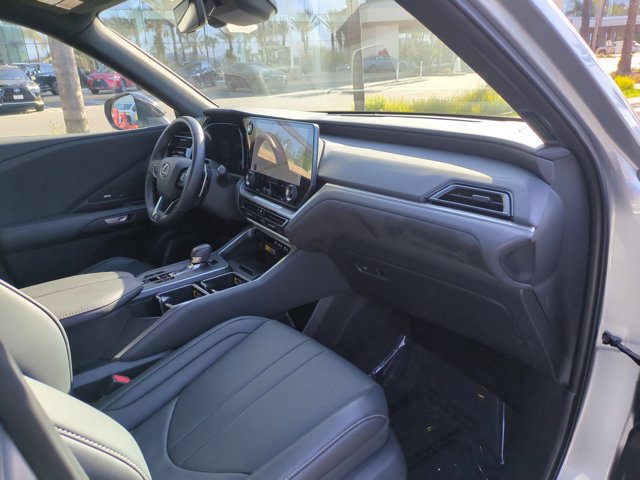 Used 2026 Lexus TX 500h AWD w/ Technology Package image 30