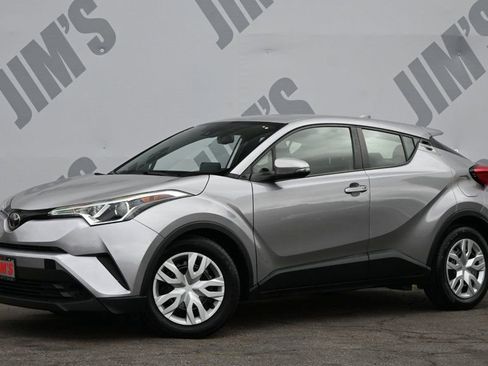 Used 2019 Toyota C-HR LE image 1