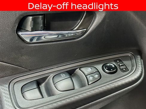 Used 2025 Nissan Versa SV FWD image 17