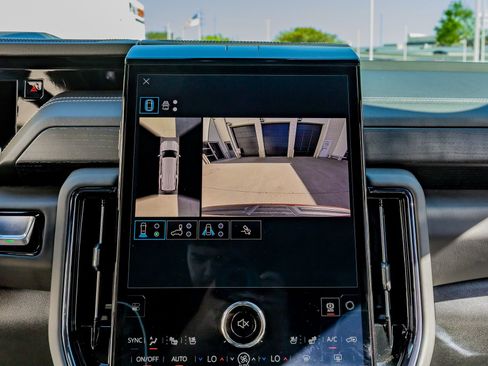 Used 2026 GMC Yukon XL AT4 Ultimate image 25