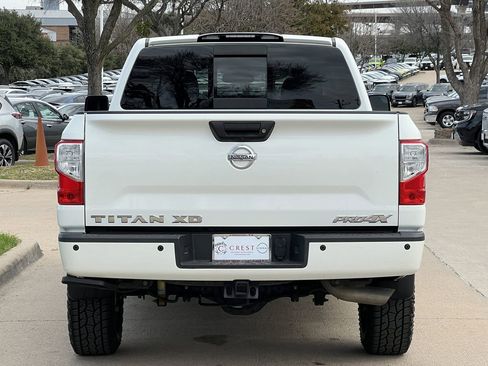 Used 2019 Nissan Titan PRO-4X w/ Pro-4x Convenience Package image 4