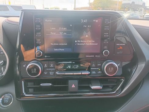 Used 2022 Toyota Highlander XSE AWD/4WD image 24