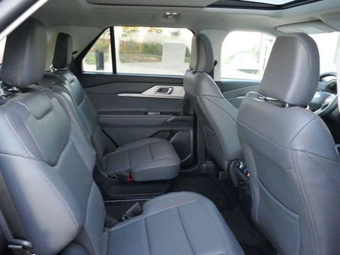 New 2026 Ford Explorer Active w/ Active Comfort Package AWD/4WD image 13