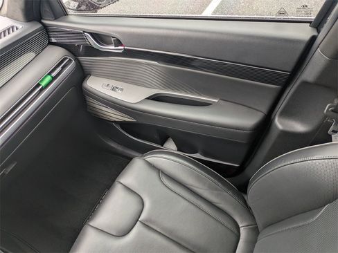 Used 2023 Hyundai Palisade Calligraphy w/ Winter Package image 16