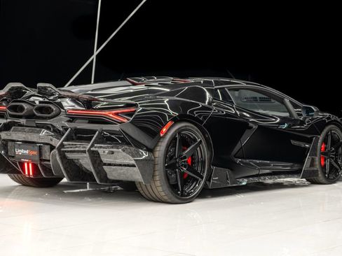 Used 2024 Lamborghini Revuelto image 29