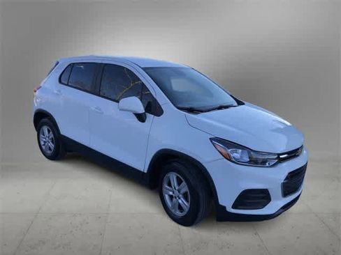 Used 2020 Chevrolet Trax LS w/ Tint and Cruise Package image 8