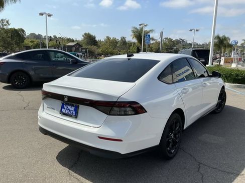 Certified 2025 Honda Accord SE image 5