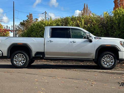 Used 2022 GMC Sierra 3500 Denali w/ Denali Ultimate Package image 3