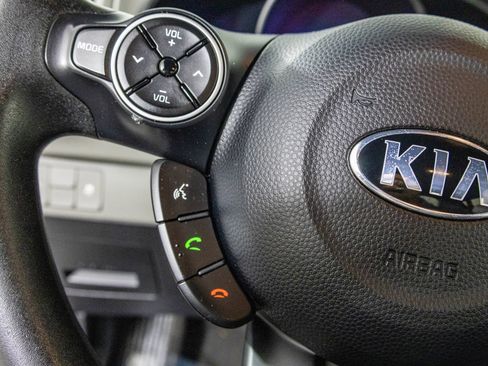 Used 2015 Kia Soul image 28