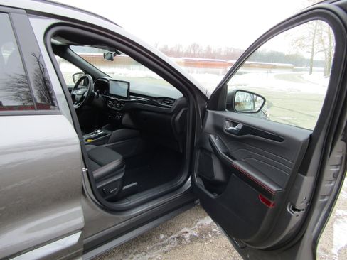 New 2025 Ford Escape ST-Line Elite image 18