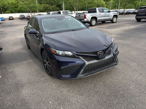 Used 2022 Toyota Camry SE w/ Convenience Package FWD image 8