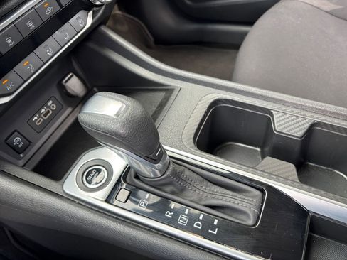 Used 2025 Nissan Sentra SV FWD image 36