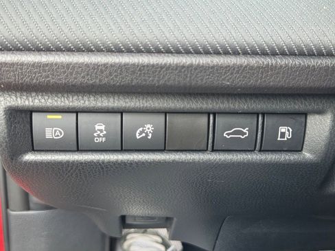 Used 2025 Toyota Camry SE image 25