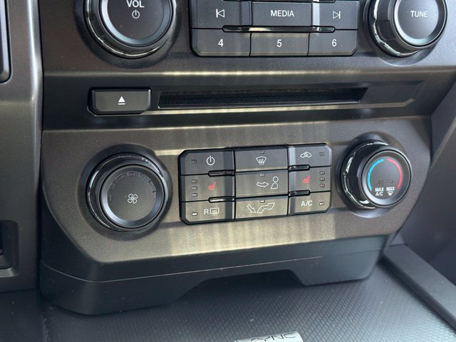 Used 2015 Ford F150 XLT w/ Equipment Group 302A Luxury AWD/4WD image 14