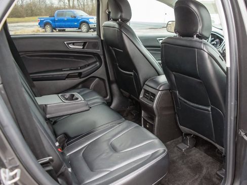 Used 2018 Ford Edge Titanium image 34