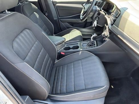 Used 2024 Volkswagen Jetta Sport FWD image 32
