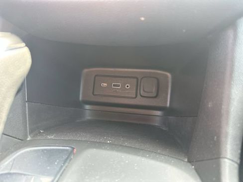 Used 2021 Chevrolet Equinox LT FWD image 40