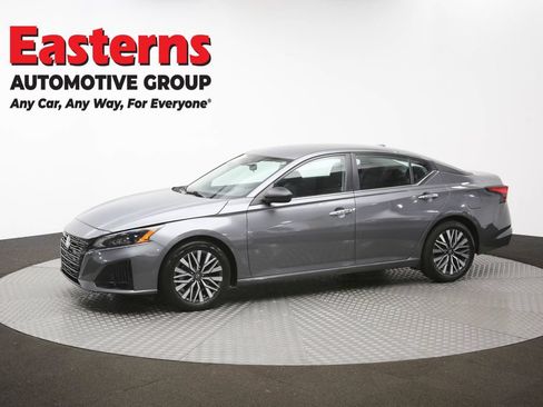 Used 2024 Nissan Altima 2.5 SV FWD image 57