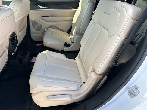 New 2025 Jeep Grand Cherokee L Limited image 9
