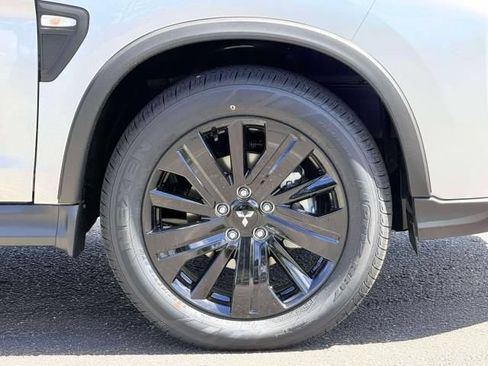New 2026 Mitsubishi Outlander Sport LE AWD/4WD image 9