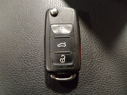 Used 2017 Volkswagen Jetta SEL FWD image 32