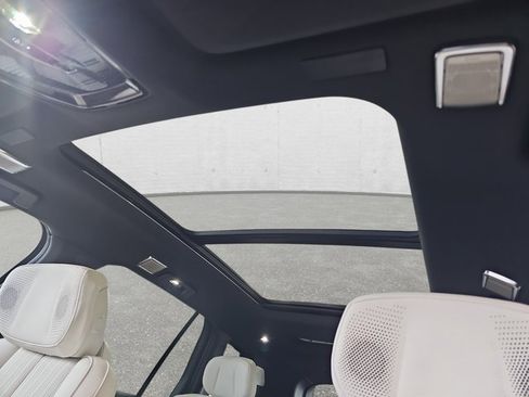 New 2026 Cadillac Vistiq Luxury w/ LPO, Floor Liner Package image 32