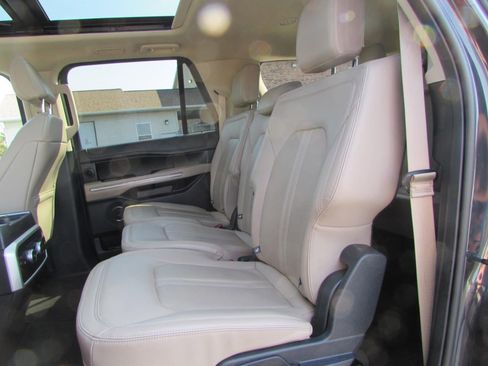 Used 2024 Ford Expedition Max Limited image 21