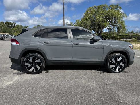 Used 2025 Volkswagen Atlas Cross Sport SE FWD image 15