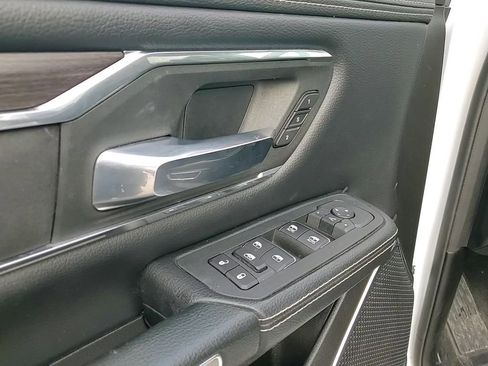 Used 2025 RAM 1500 Laramie AWD/4WD image 10