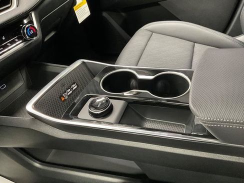 New 2026 Chevrolet Equinox LT w/ Convenience Package II AWD/4WD image 24
