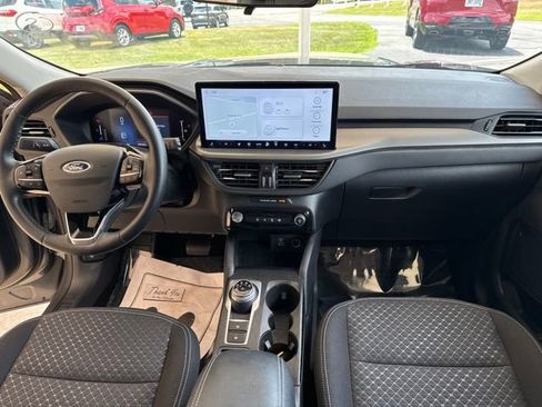 Used 2023 Ford Escape Active w/ Tech Pack #1 AWD/4WD image 18