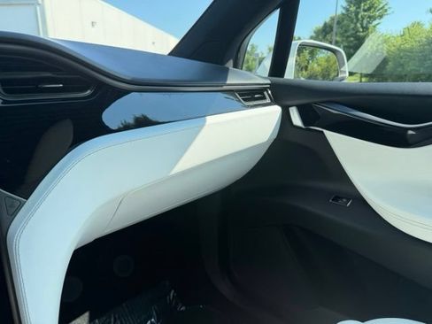 Used 2020 Tesla Model X Long Range AWD/4WD image 16
