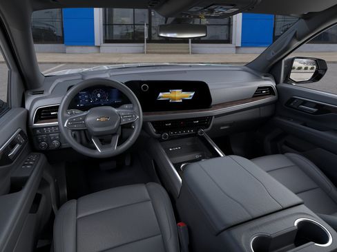 New 2026 Chevrolet Suburban LT AWD/4WD image 15