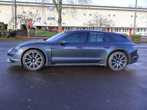 Used 2022 Porsche Taycan 4 Cross Turismo image 3