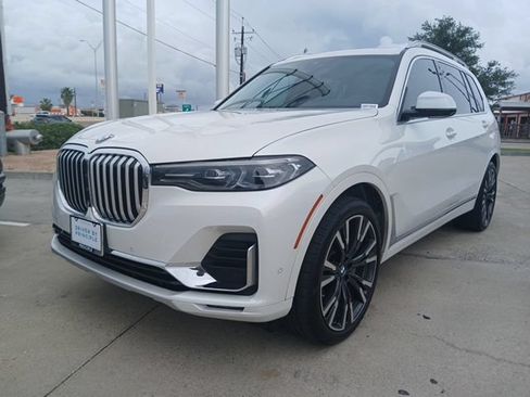 Used 2020 BMW X7 xDrive40i w/ Premium Package AWD/4WD image 3