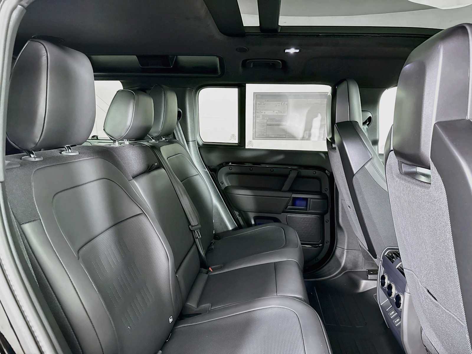 New 2026 Land Rover Defender 110 OCTA AWD/4WD image 26
